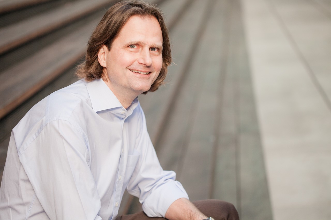 Dr. Michael Tillmann